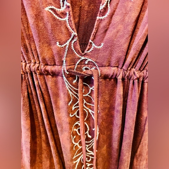 NWOT Small POL Elegant Embroidered Burgundy Dress - Picture 7 of 11